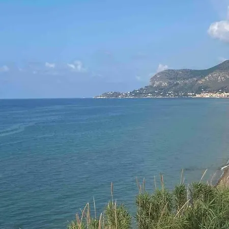 Momenti Di Relax Al Mare 피카라찌