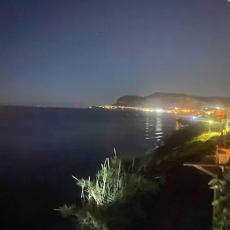 Momenti Di Relax Al Mare 아파트 *